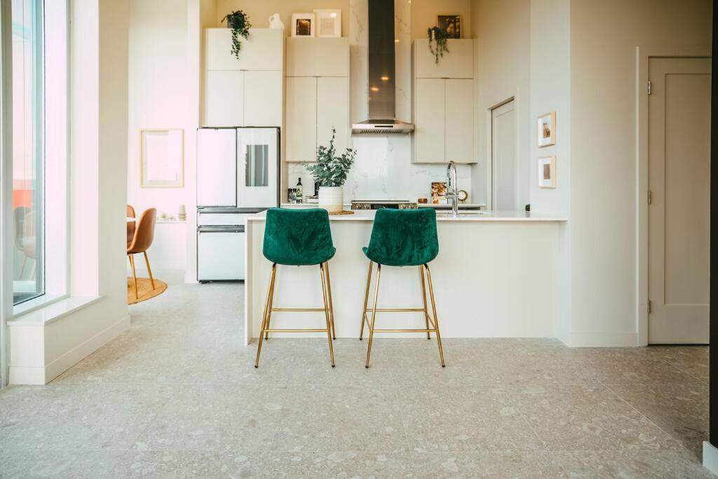 New Luxury 2Br Penthouse Apt In Central Halifax Ngoại thất bức ảnh