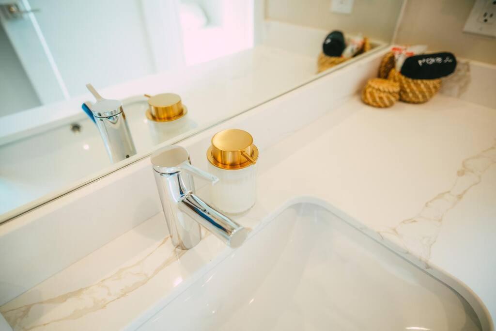 New Luxury 2Br Penthouse Apt In Central Halifax Ngoại thất bức ảnh