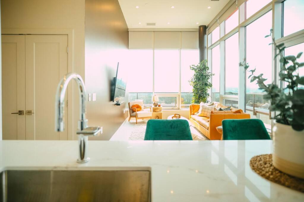 New Luxury 2Br Penthouse Apt In Central Halifax Ngoại thất bức ảnh